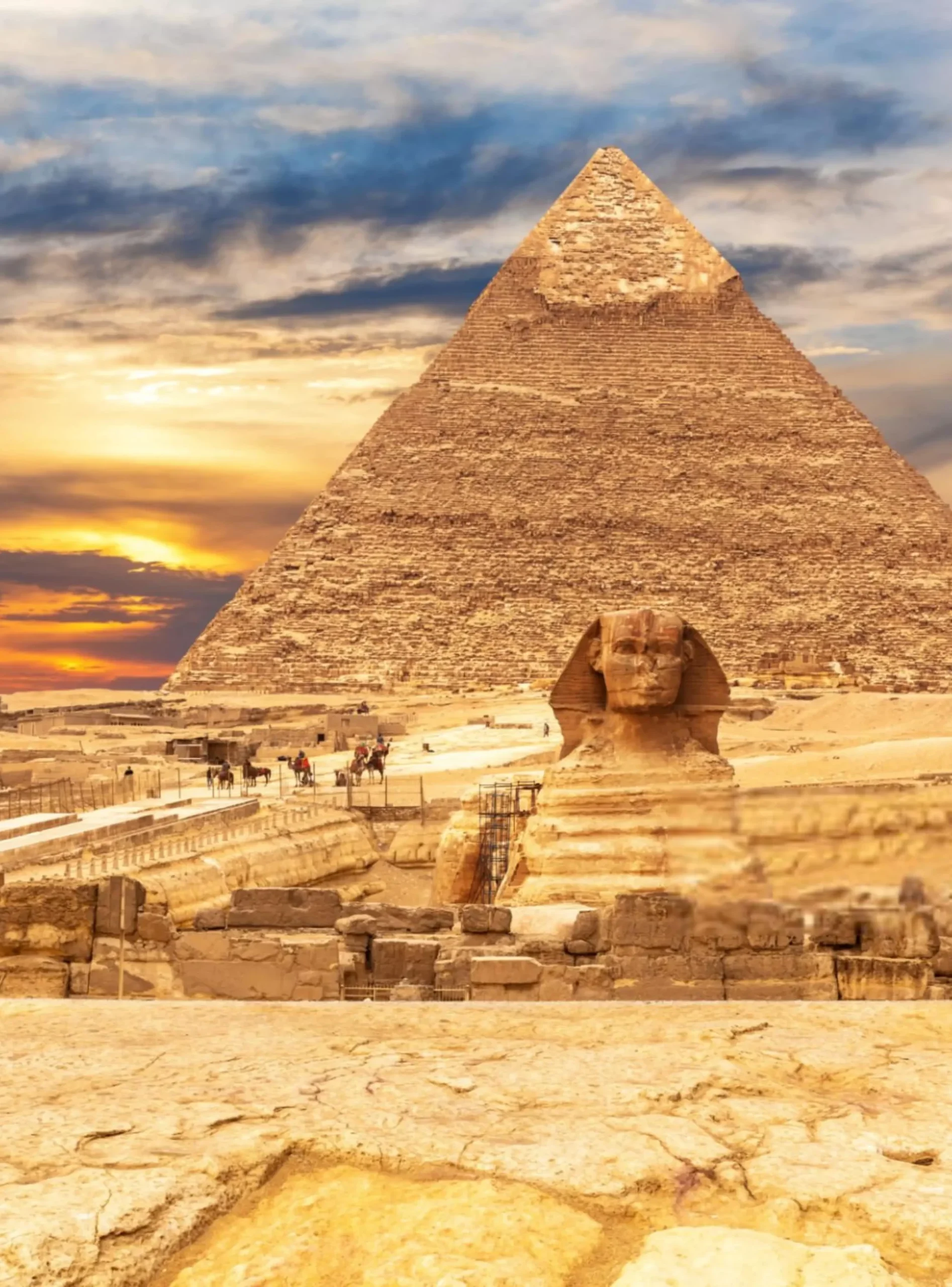 The Great Sphinx and the Pyramid of Chephren at sunset, Giza-min